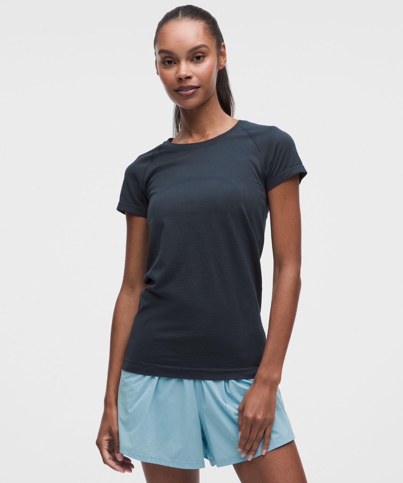 Swiftly Tech Short-Sleeve Shirt 2.0 *Hip Length True Navy/True Navy