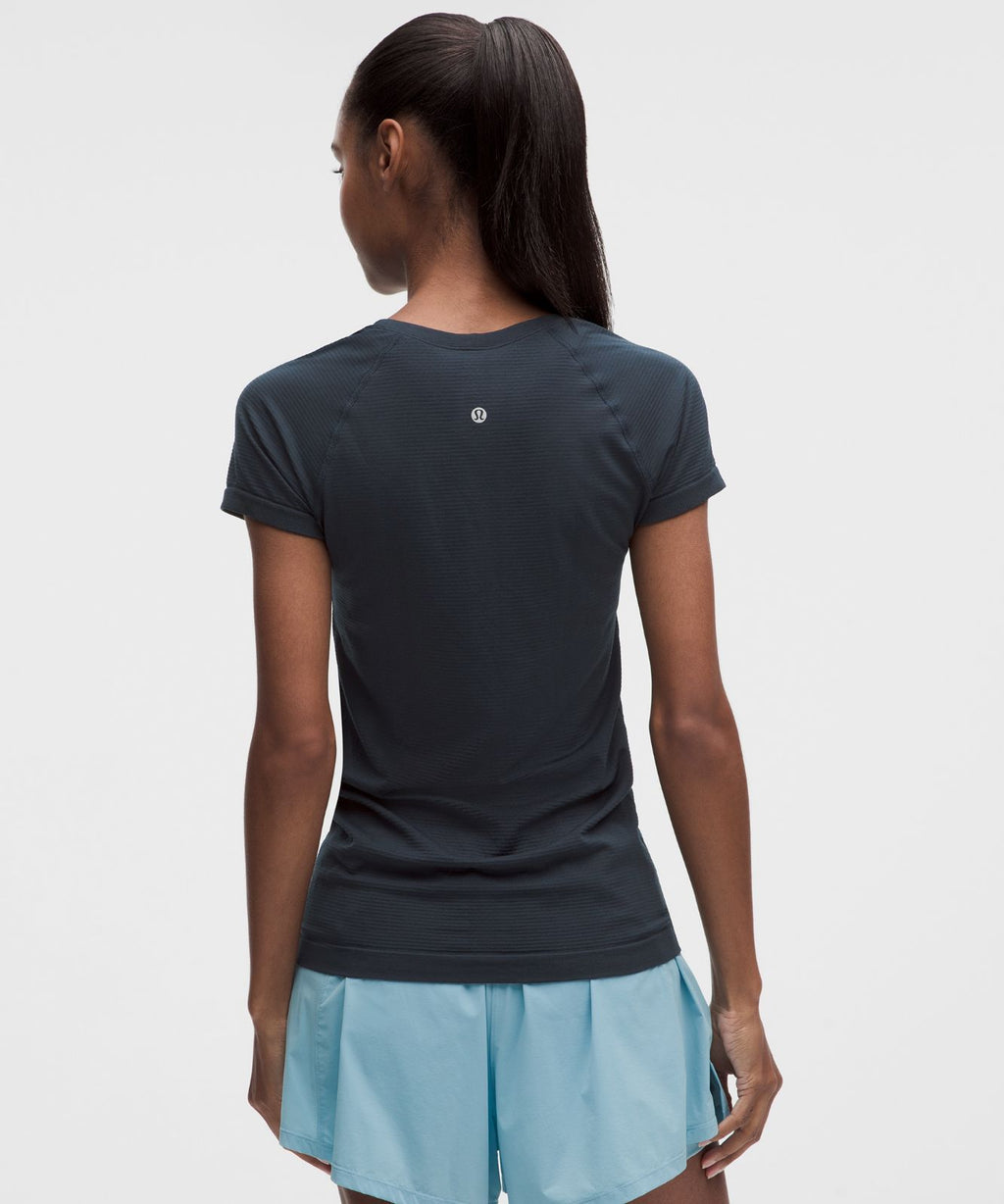 Swiftly Tech Short-Sleeve Shirt 2.0 *Hip Length True Navy/True Navy