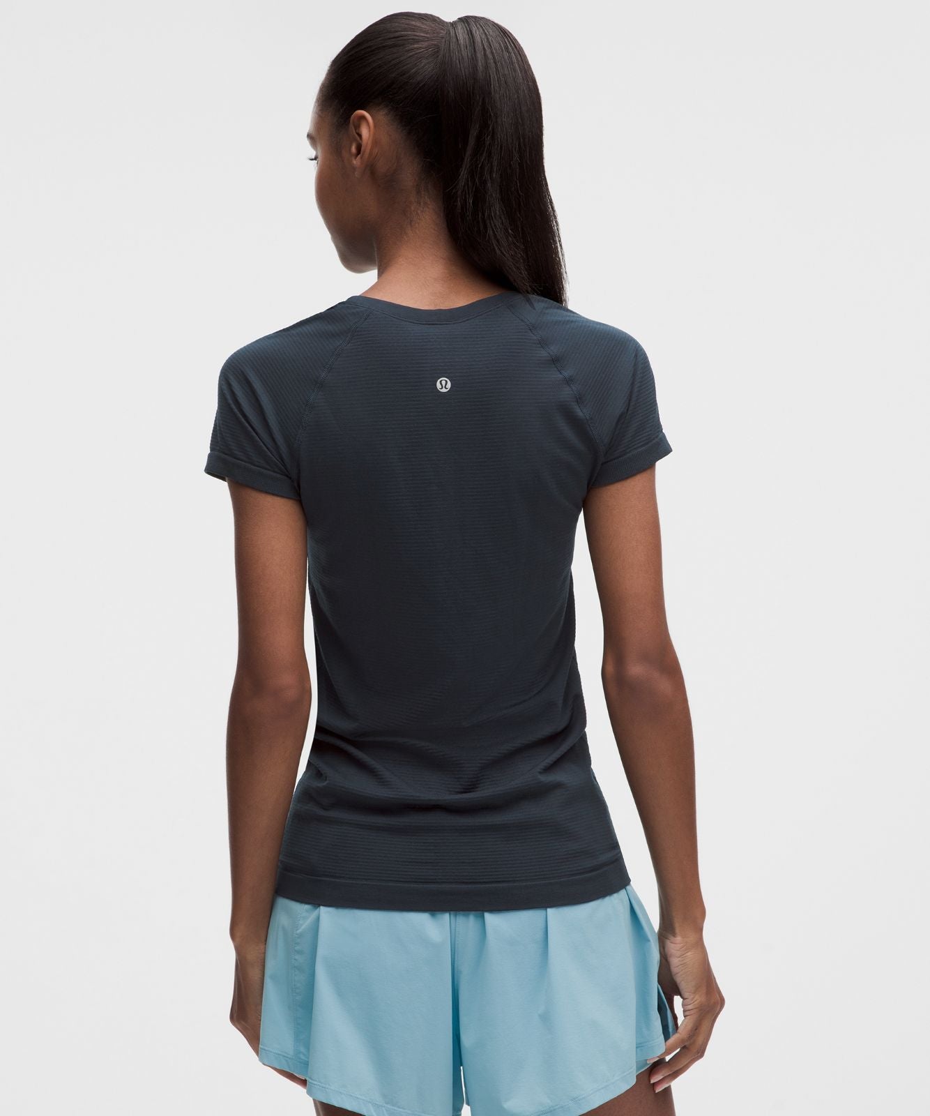 Swiftly Tech Short-Sleeve Shirt 2.0 *Hip Length True Navy/True Navy