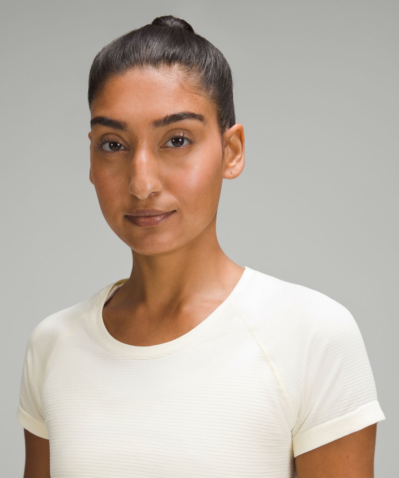 Swiftly Tech Short-Sleeve Shirt 2.0 *Hip Length Sundance/Sundance