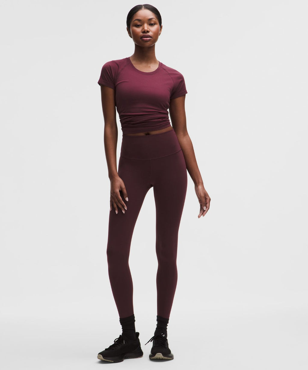 Swiftly Tech Short-Sleeve Shirt 2.0 *Hip Length Burgundy Bay/Burgundy Bay