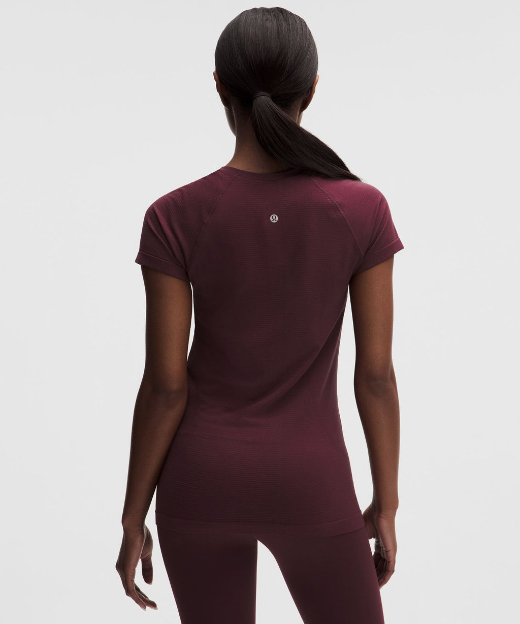 Swiftly Tech Short-Sleeve Shirt 2.0 *Hip Length Burgundy Bay/Burgundy Bay