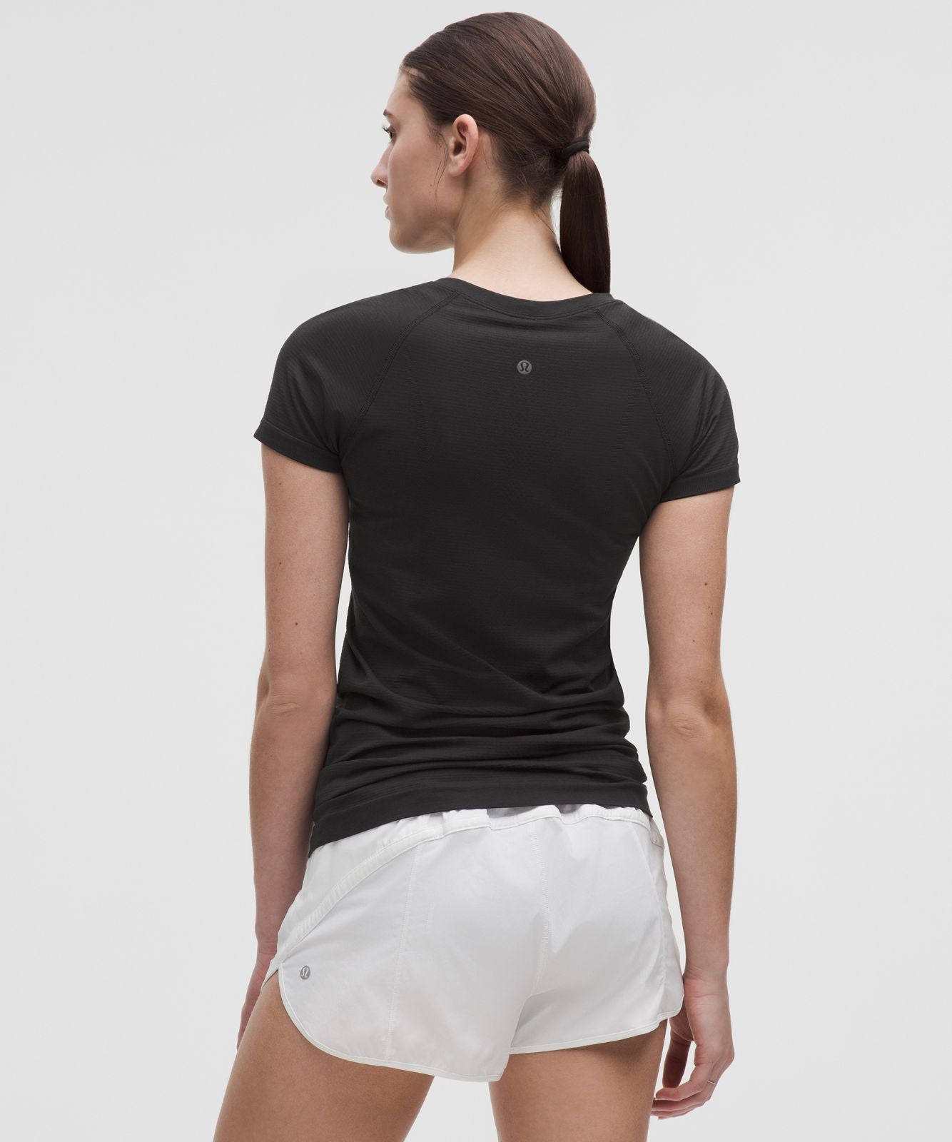 Swiftly Tech Short-Sleeve Shirt 2.0 *Hip Length Black/Black