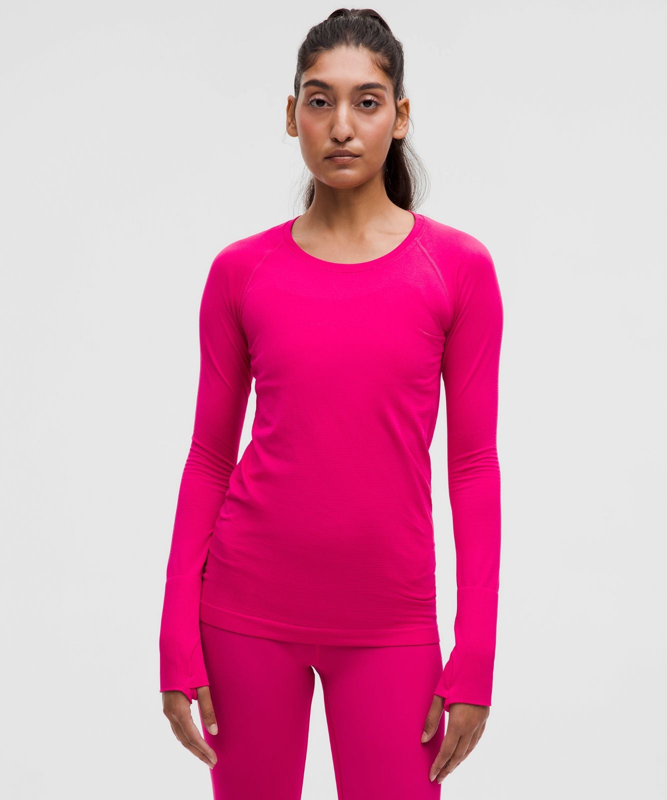 Swiftly Tech Long-Sleeve Shirt 2.0 *Hip Length Passionate/Passionate