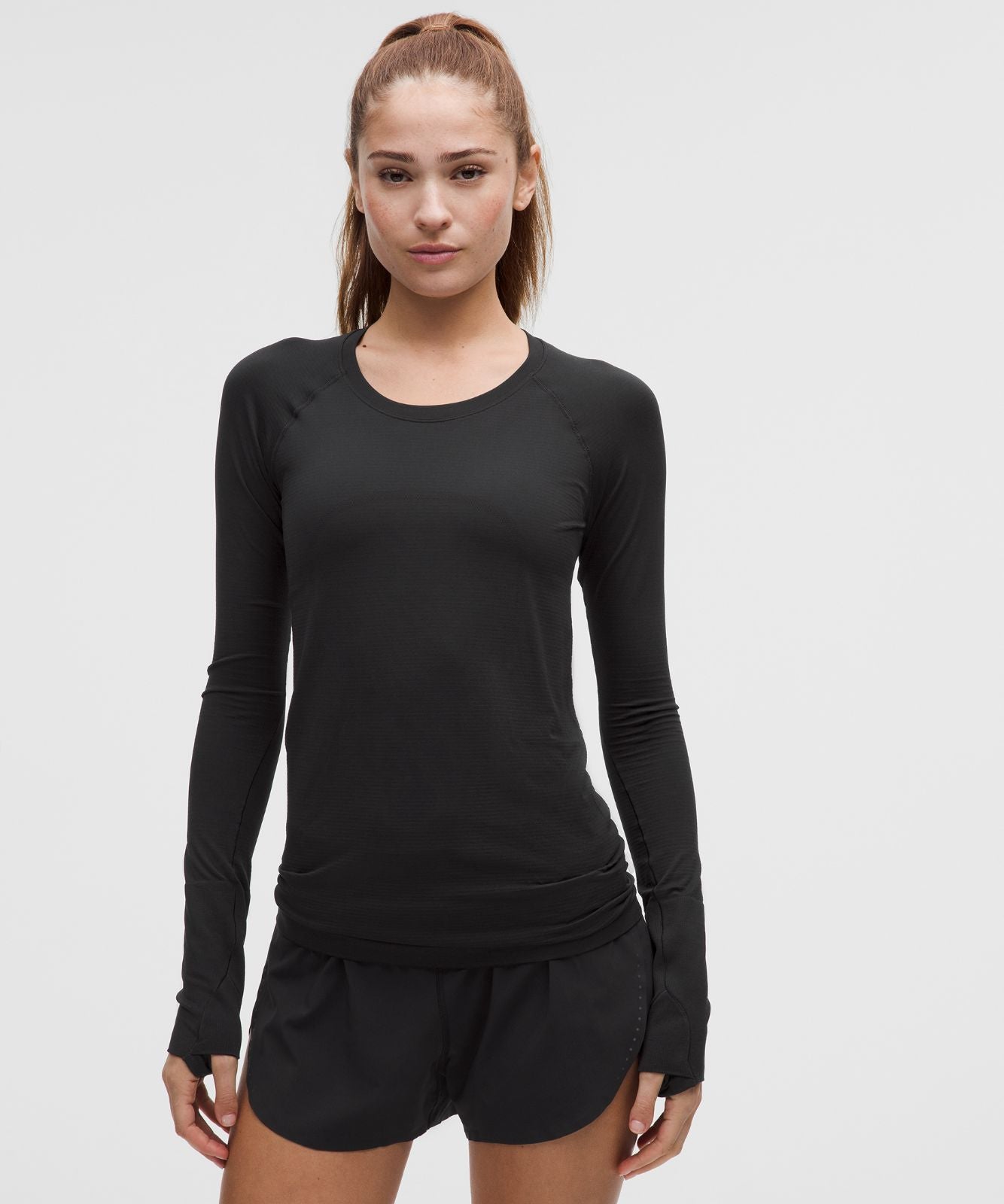 Swiftly Tech Long-Sleeve Shirt 2.0 *Hip Length Black/Black