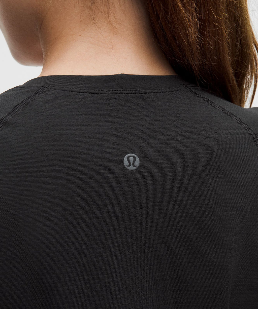 Swiftly Tech Long-Sleeve Shirt 2.0 *Hip Length Black/Black