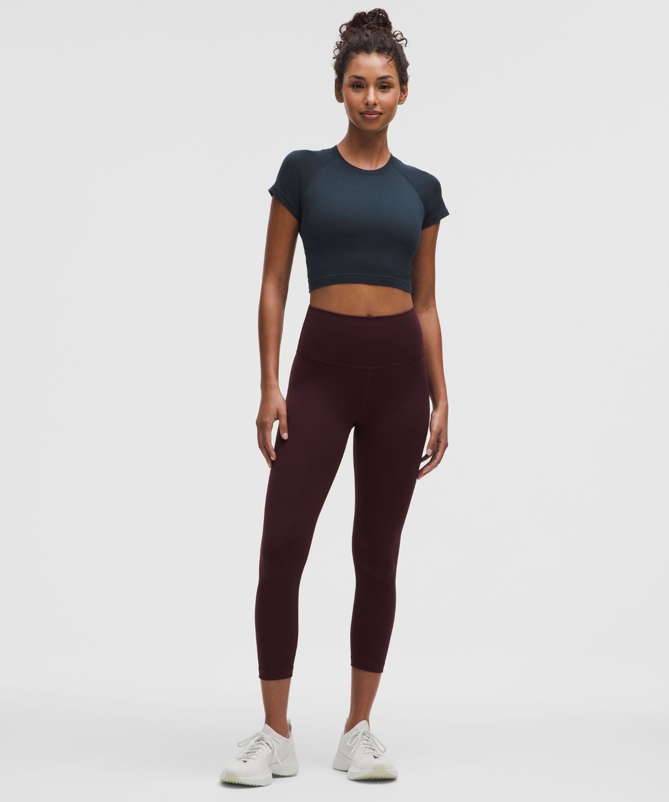Swiftly Tech Cropped Short-Sleeve Shirt 2.0 True Navy/True Navy