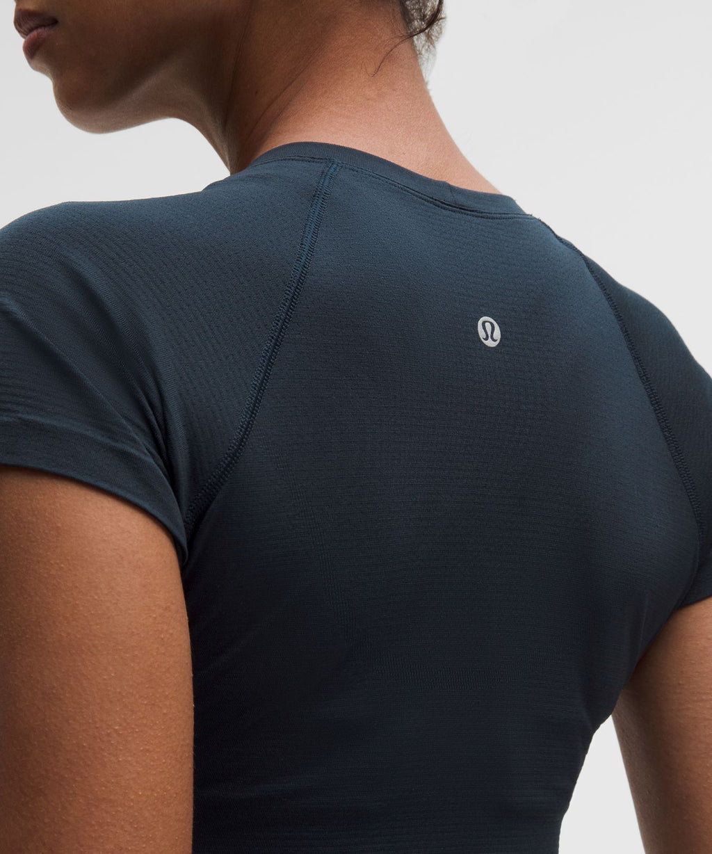 Swiftly Tech Cropped Short-Sleeve Shirt 2.0 True Navy/True Navy