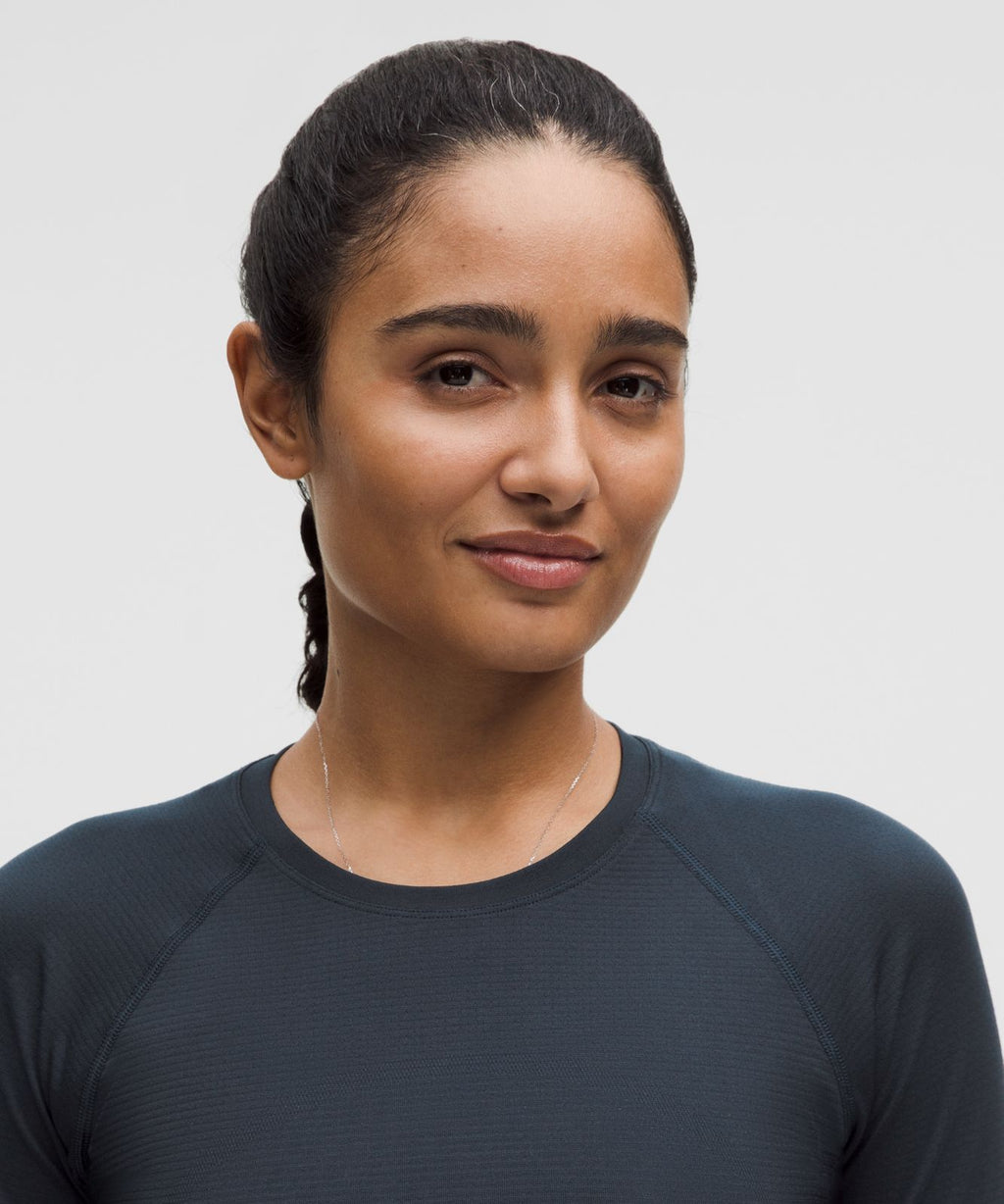 Swiftly Tech Cropped Long-Sleeve Shirt 2.0 True Navy/True Navy