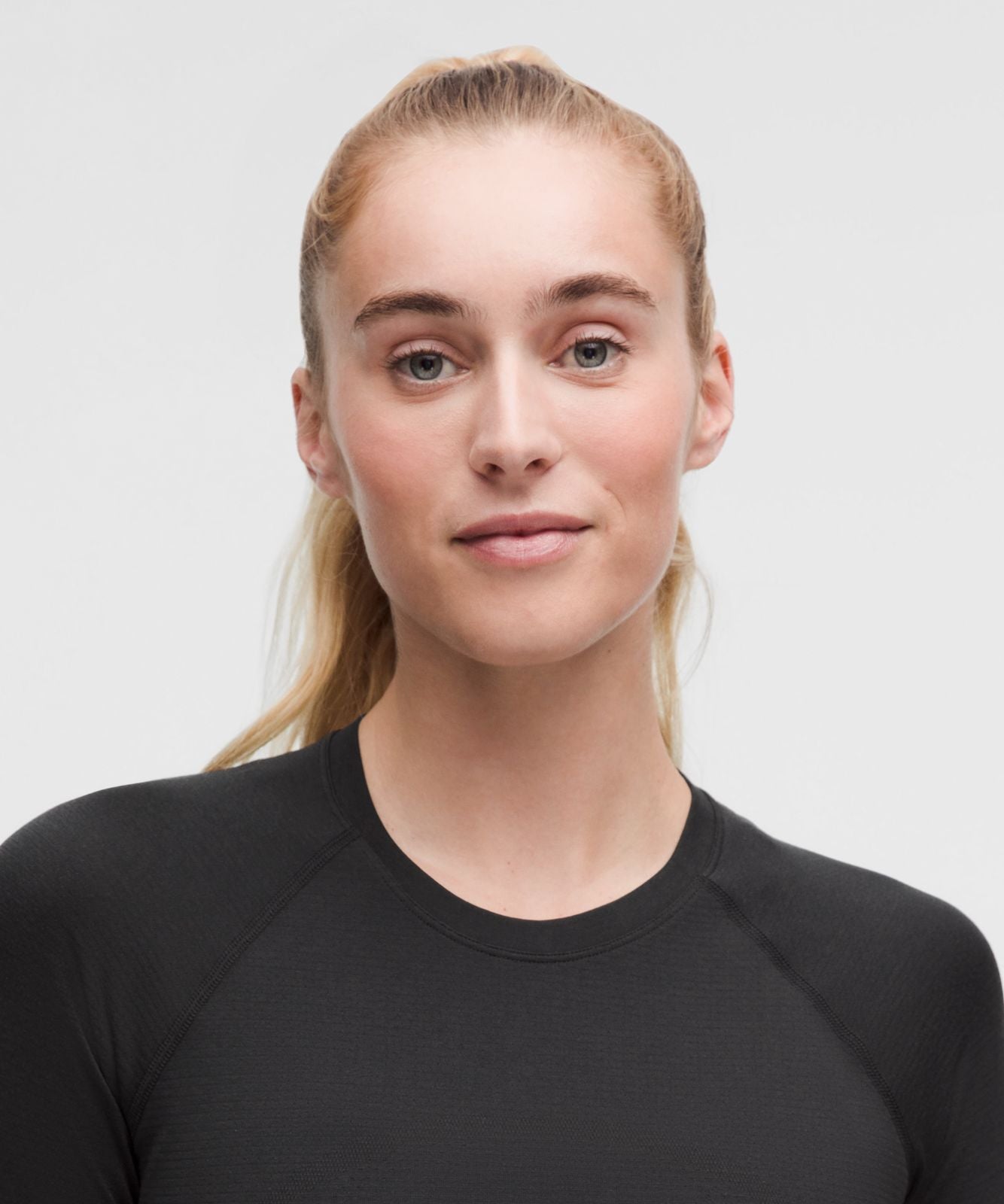 Swiftly Tech Cropped Long-Sleeve Shirt 2.0 Black/Black