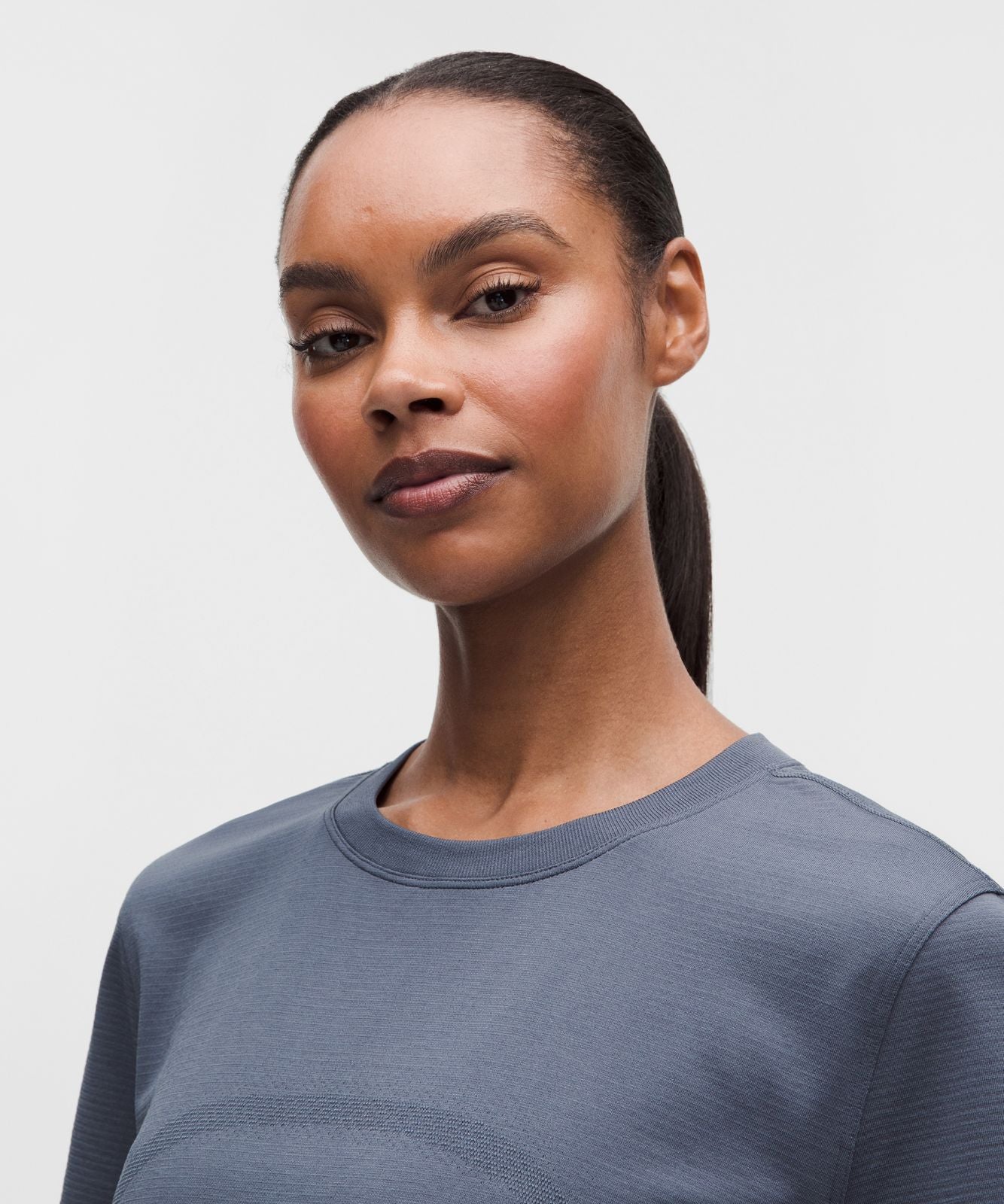 Swiftly Relaxed Short-Sleeve Shirt *Hip Length Dusty Diamond/Dusty Diamond