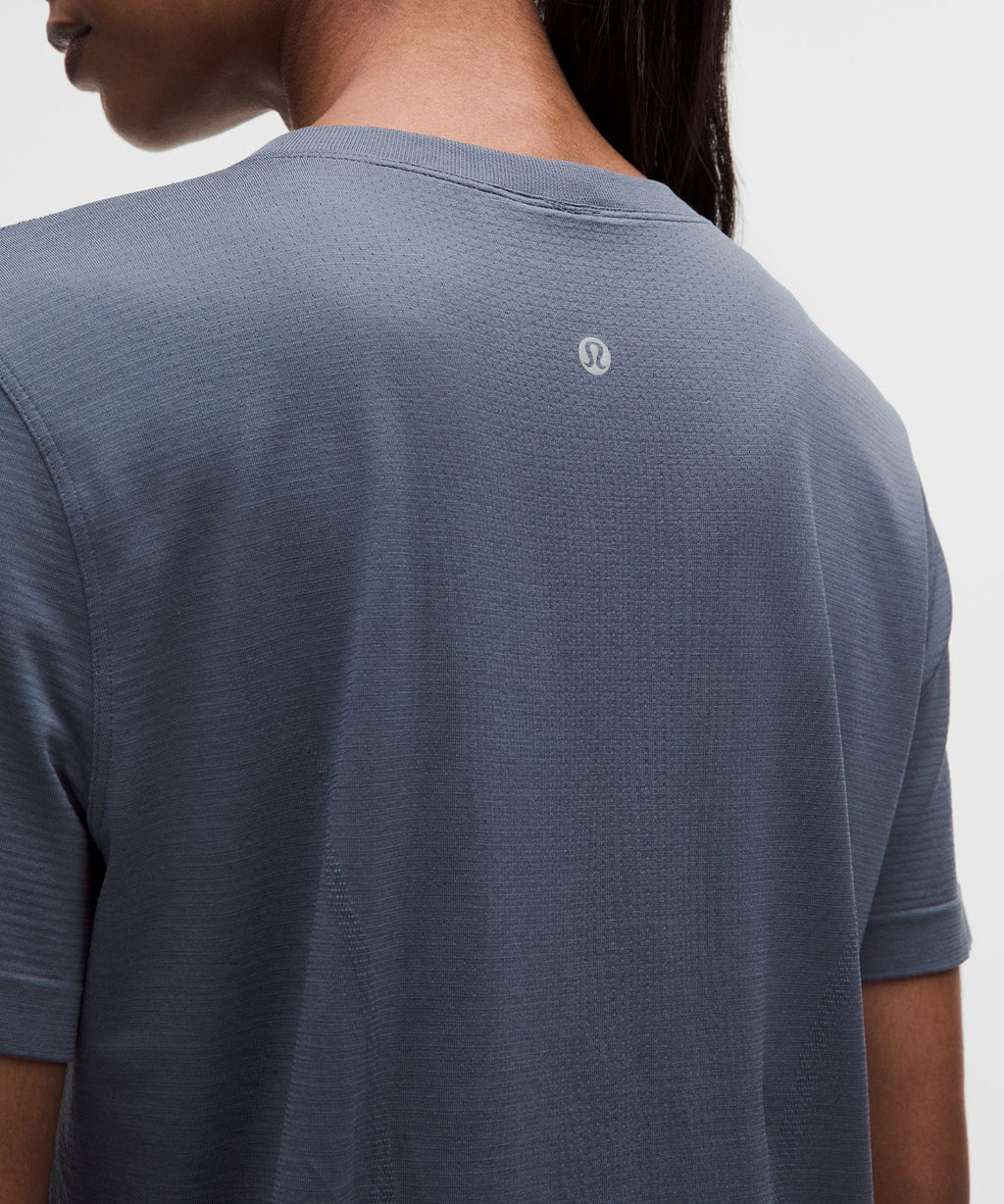 Swiftly Relaxed Short-Sleeve Shirt *Hip Length Dusty Diamond/Dusty Diamond