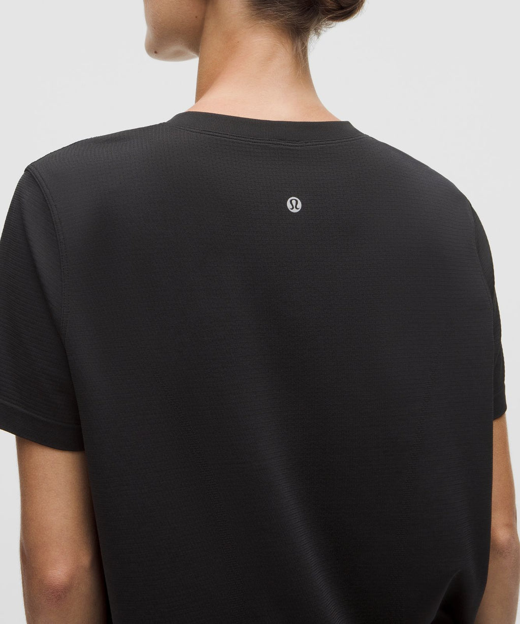 Swiftly Relaxed Short-Sleeve Shirt *Hip Length Black/Black