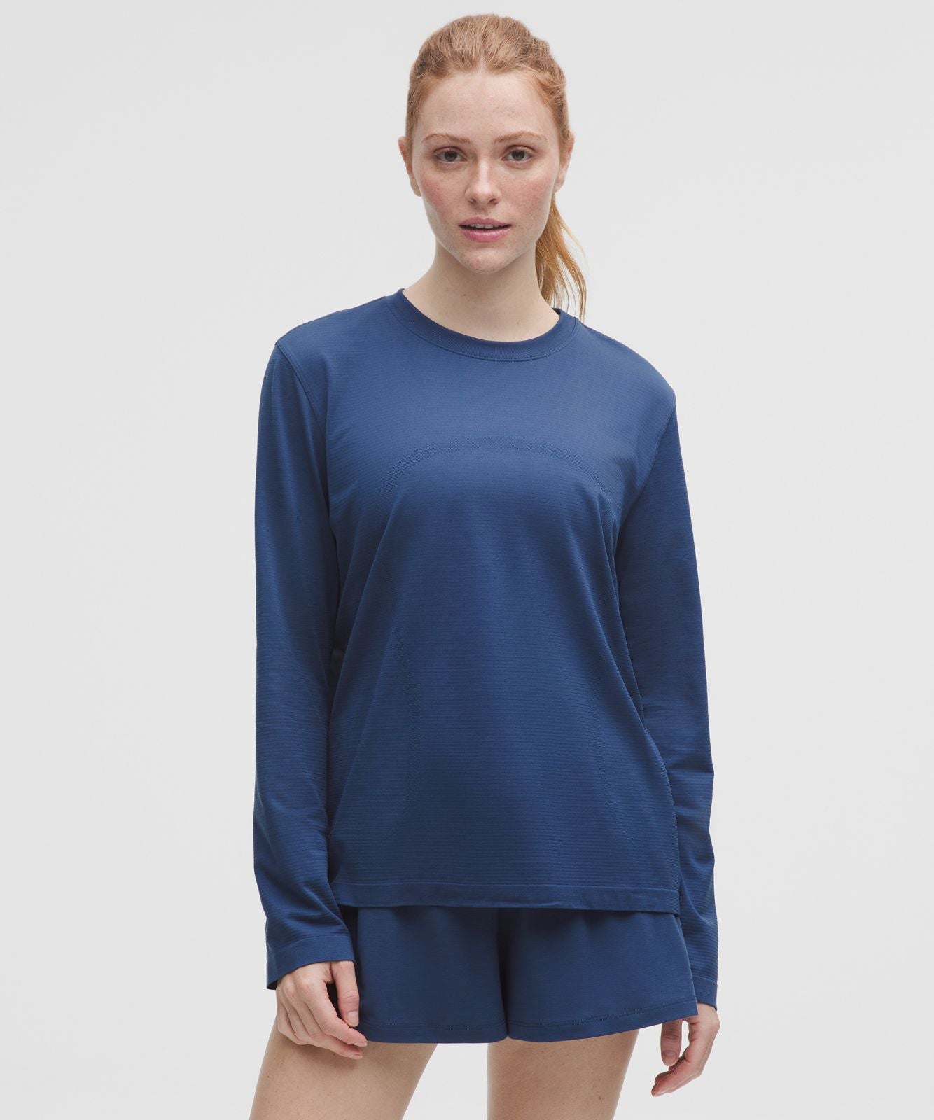 Swiftly Relaxed Long-Sleeve Shirt *Hip Length Blue Twill/Blue Twill