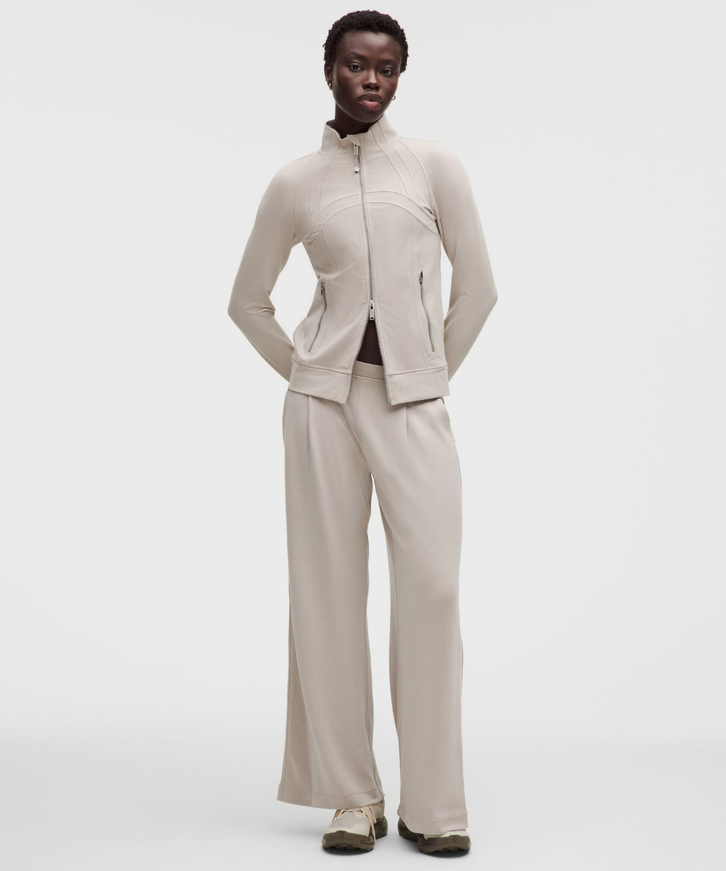 Define Track Jacket *Luon Downtown Tan