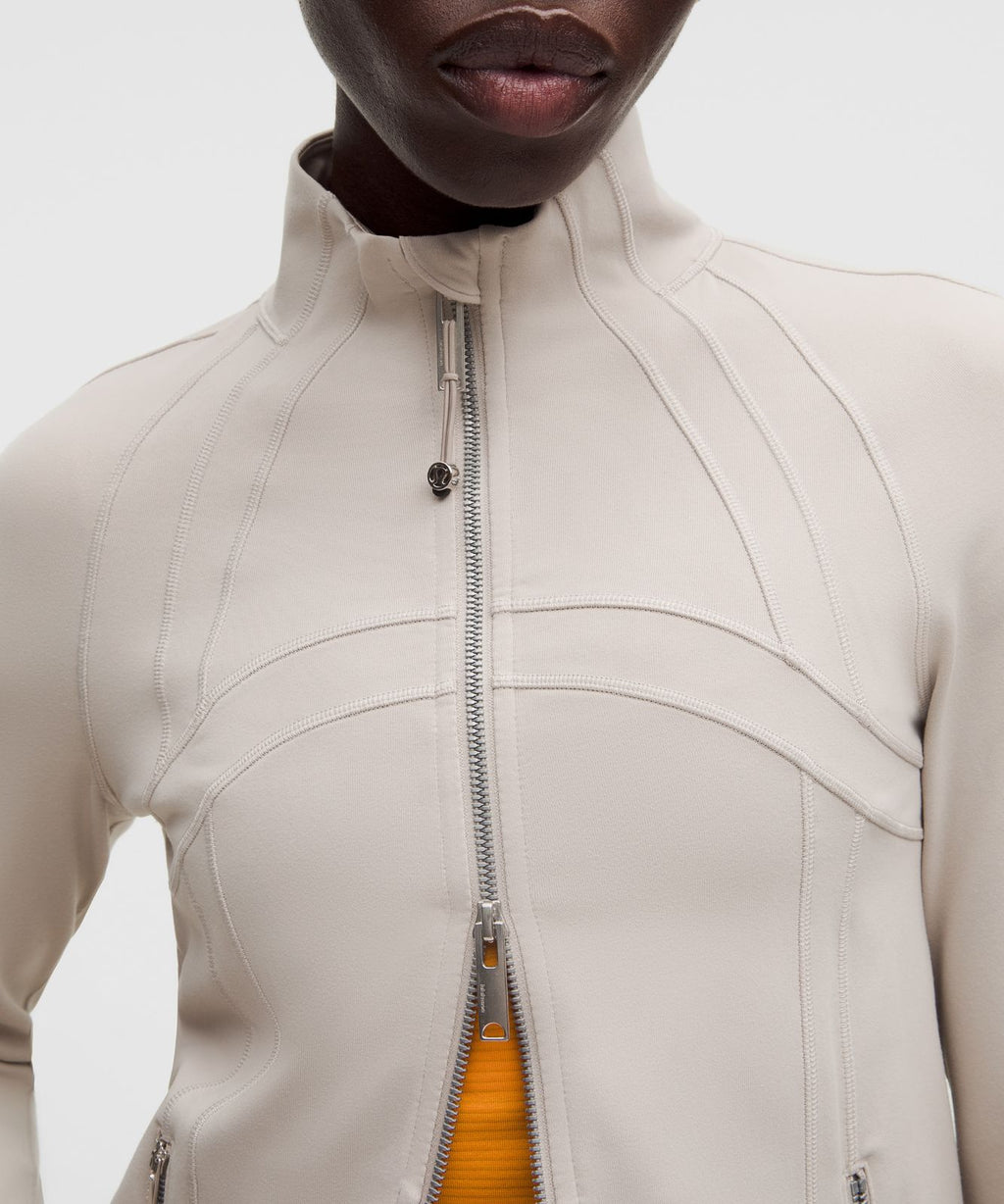 Define Track Jacket *Luon Downtown Tan