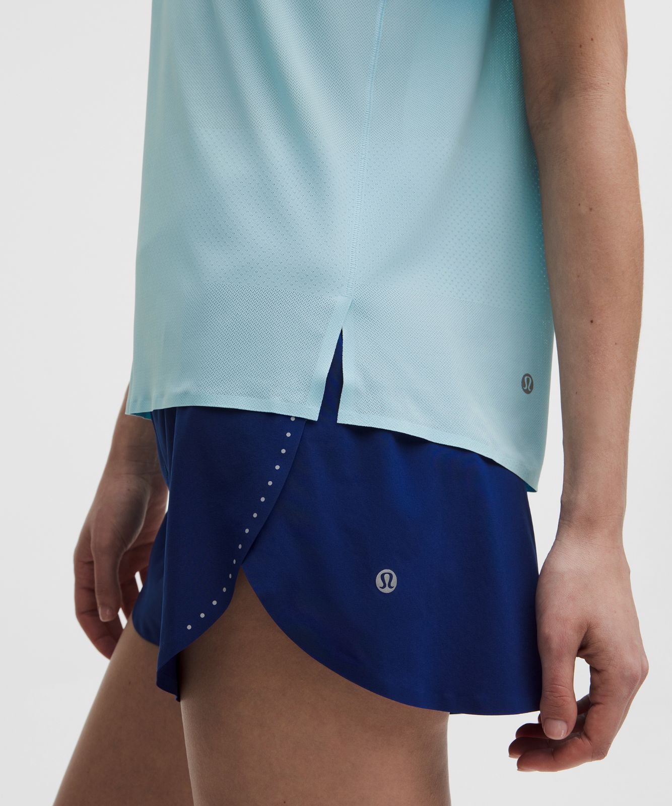 Fast and Free Short-Sleeve Shirt *Perforated Stripe Foam Cloud