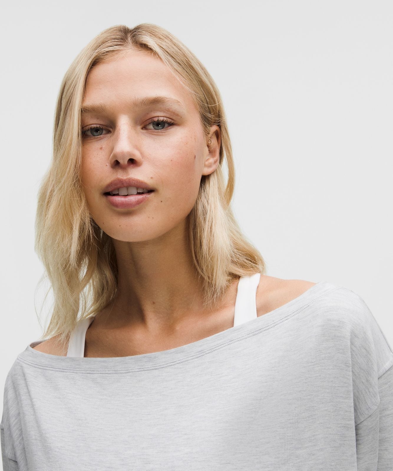 BeCalm Oversized Boatneck Long-Sleeve Shirt Heathered Core Ultra Light Grey