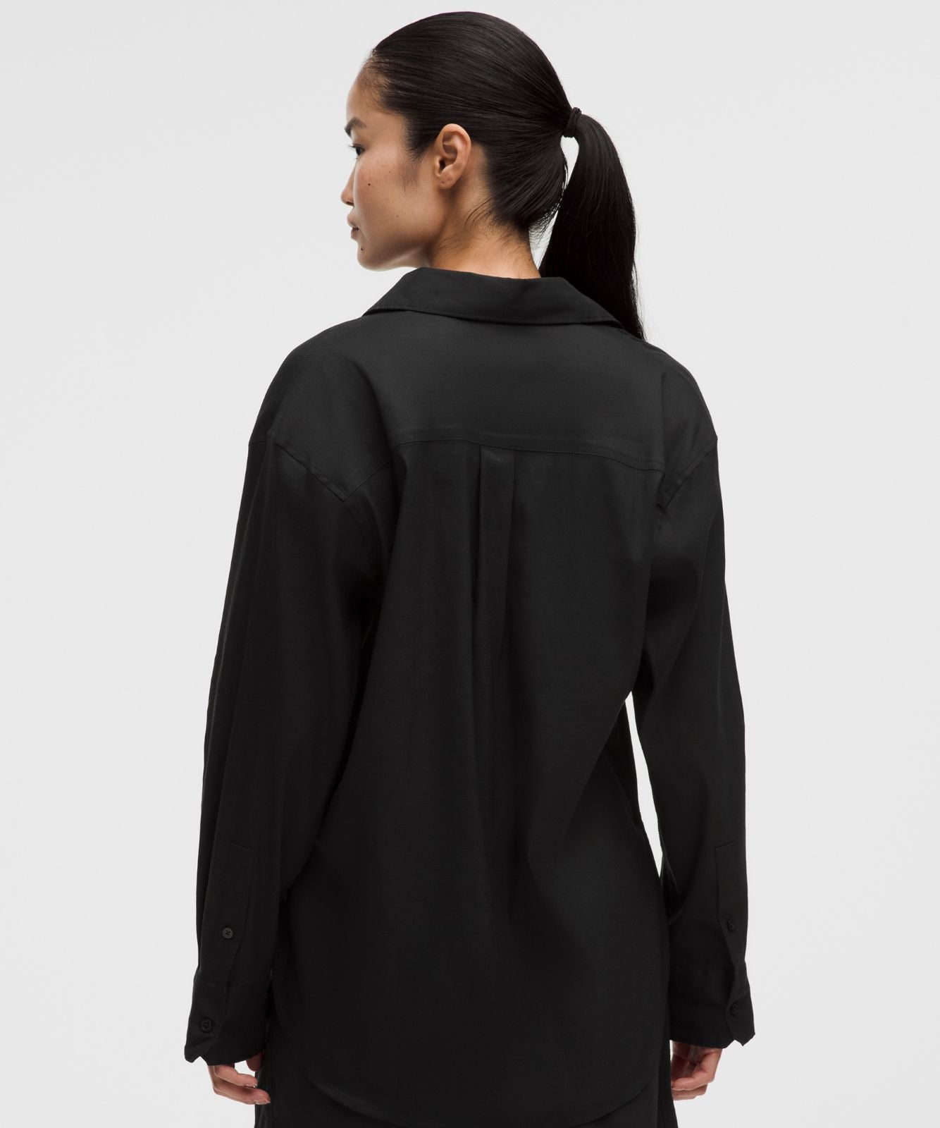 LuluLinen Relaxed-Fit Long-Sleeve Button Up Black