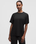 Swiftly Relaxed Short-Sleeve Shirt Hip Length *Logo Black