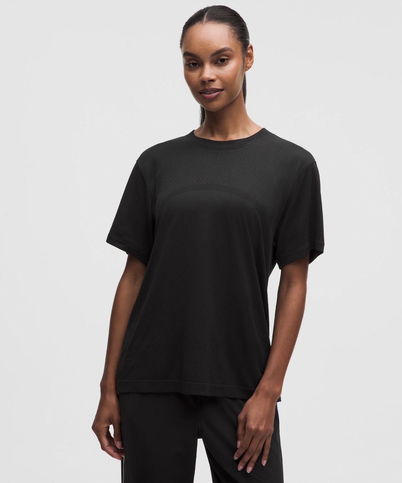 Swiftly Relaxed Short-Sleeve Shirt Hip Length *Logo Black
