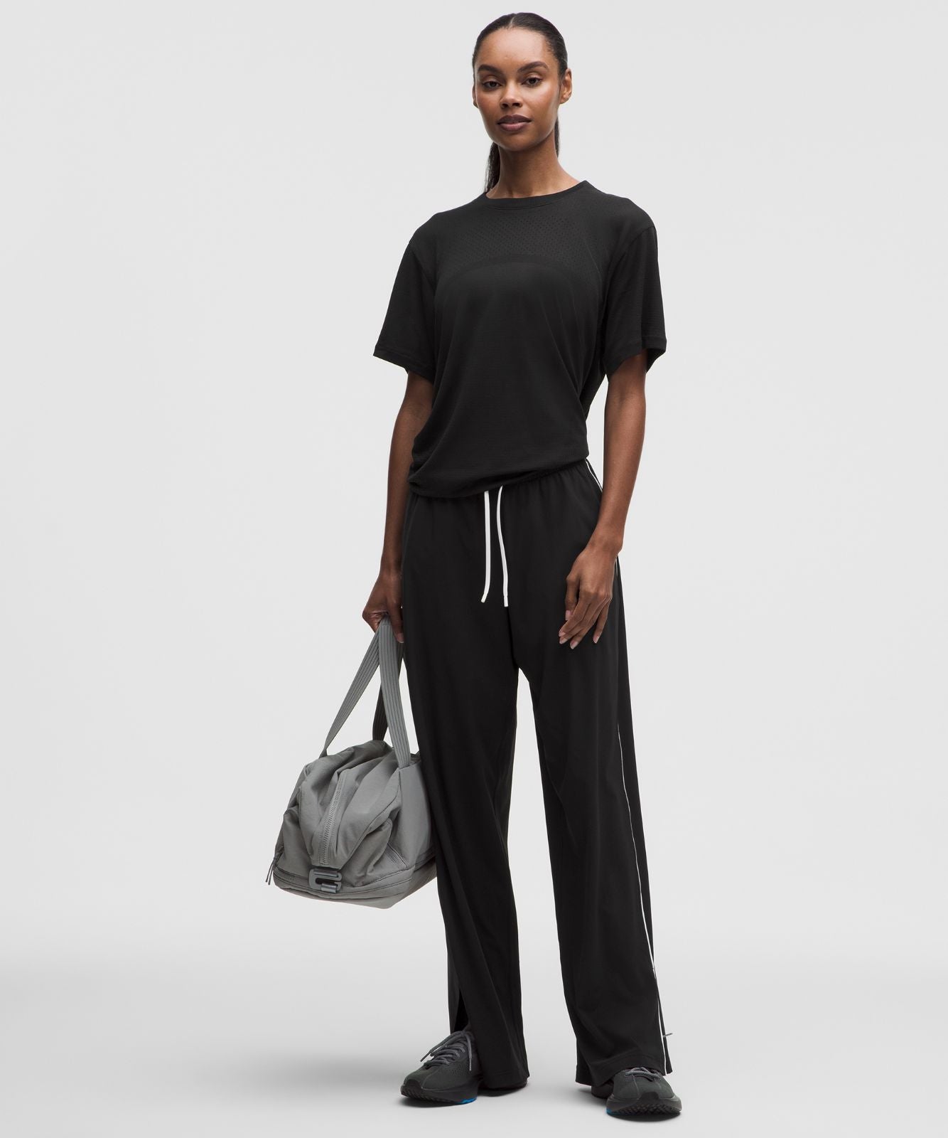 Swiftly Relaxed Short-Sleeve Shirt Hip Length *Logo Black