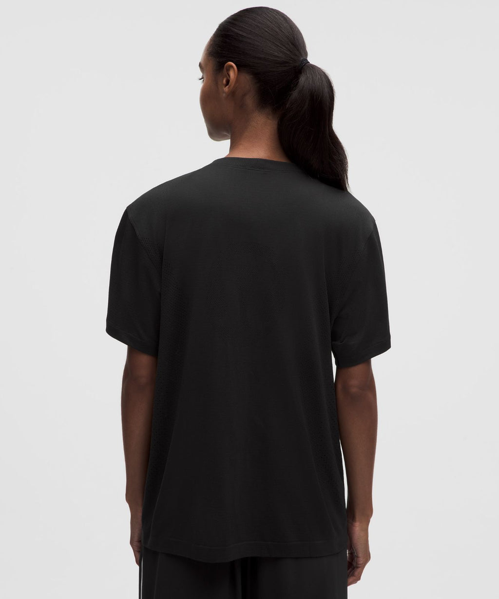 Swiftly Relaxed Short-Sleeve Shirt Hip Length *Logo Black