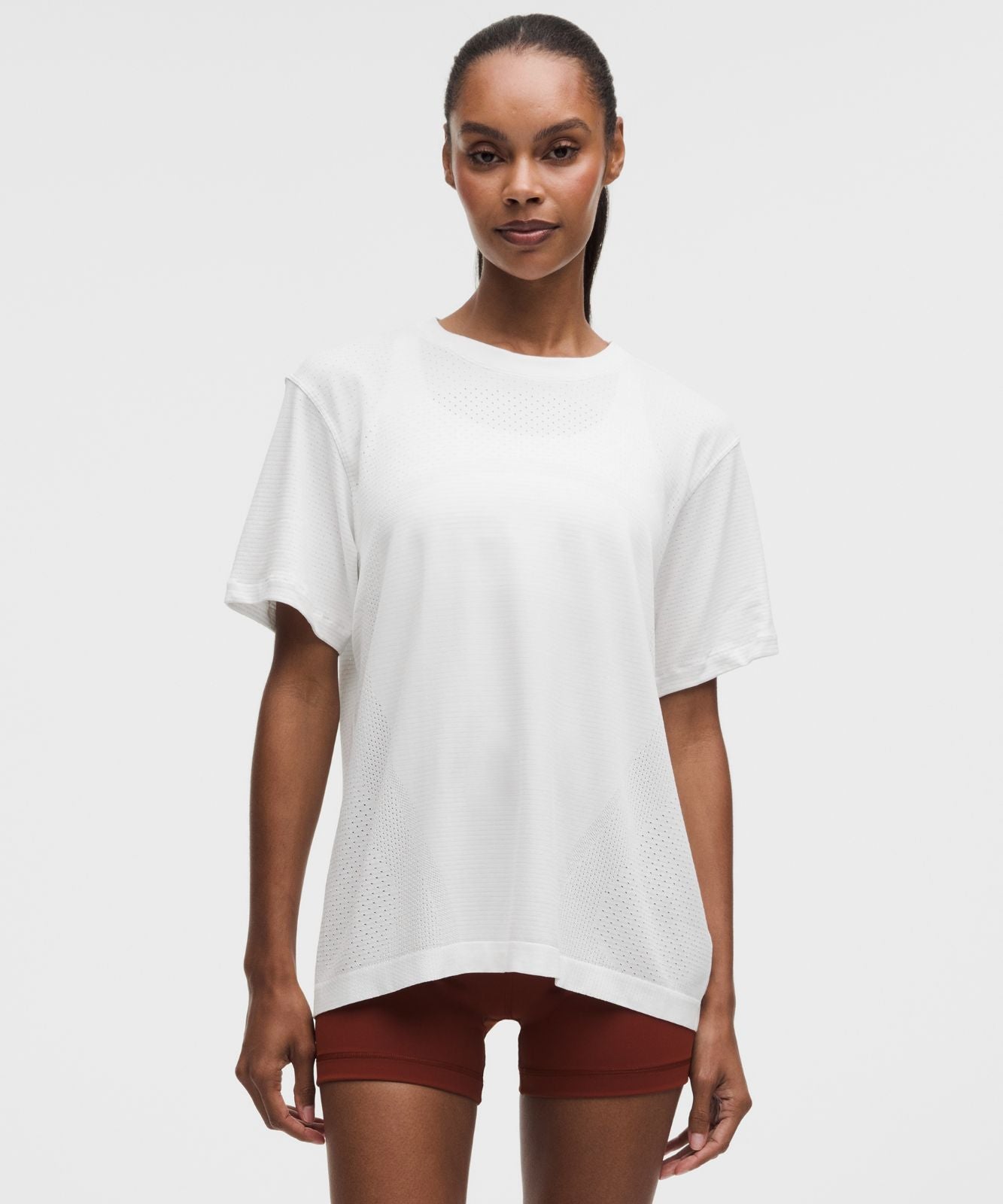Swiftly Relaxed Short-Sleeve Shirt Hip Length *Logo White