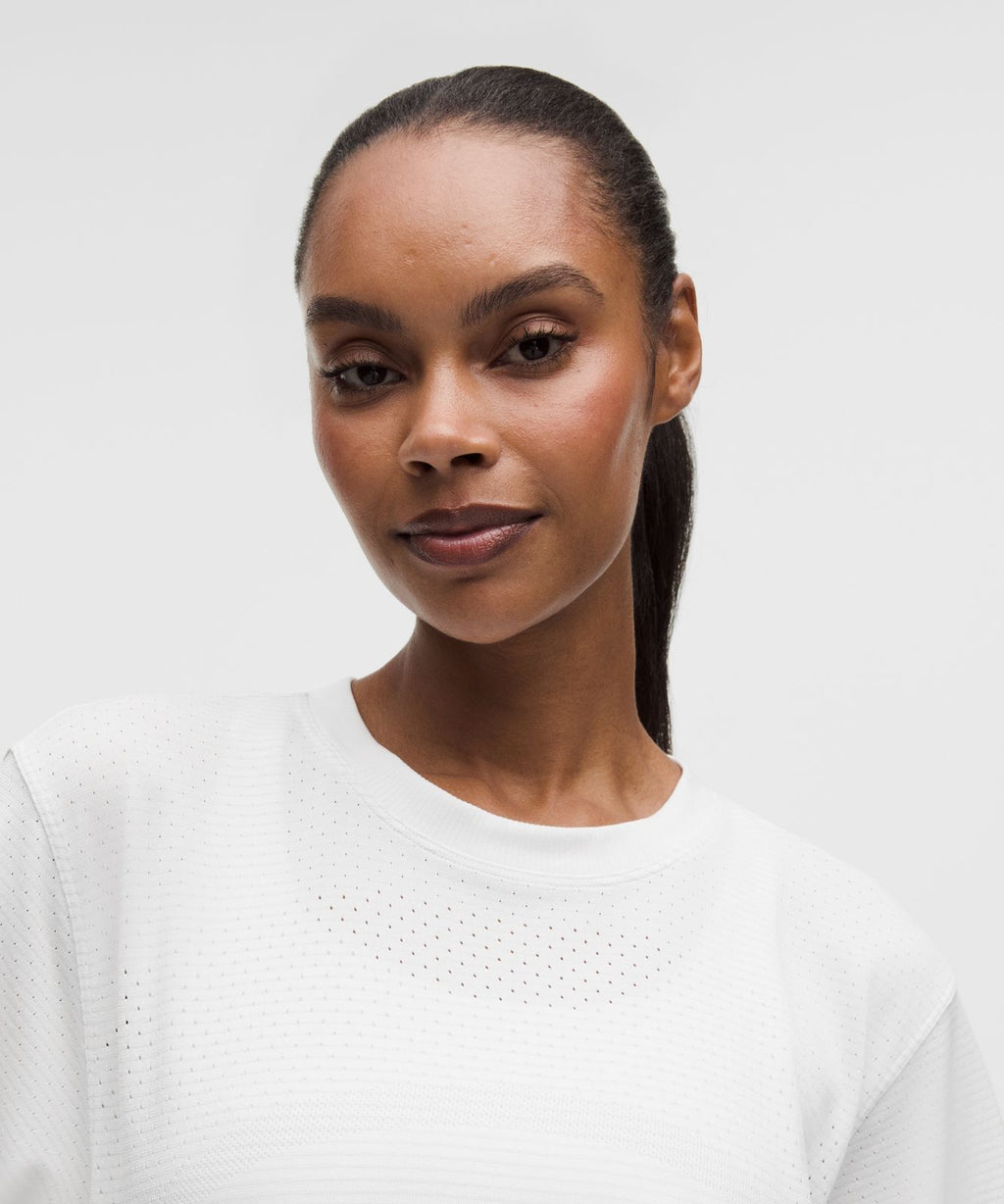 Swiftly Relaxed Short-Sleeve Shirt Hip Length *Logo White
