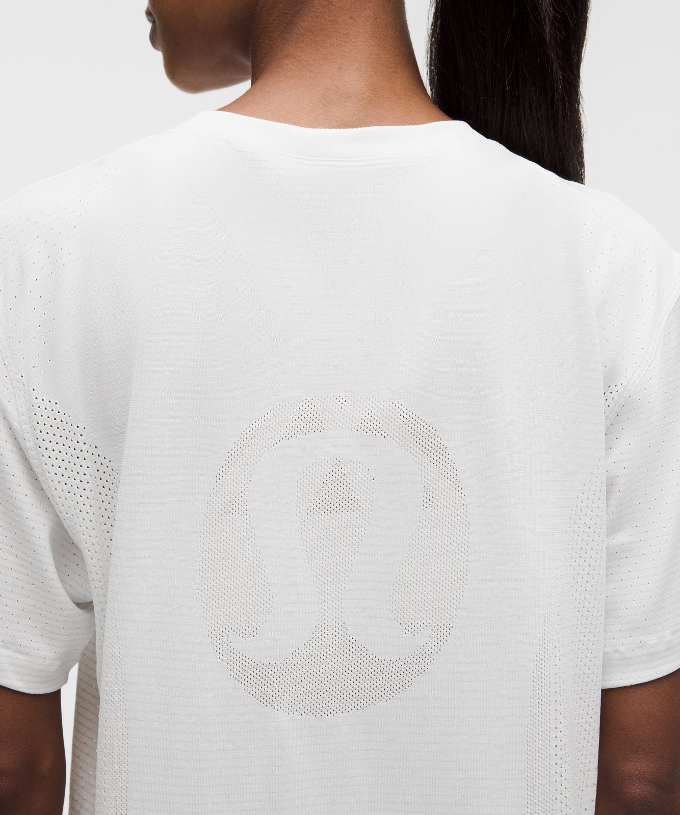 Swiftly Relaxed Short-Sleeve Shirt Hip Length *Logo White