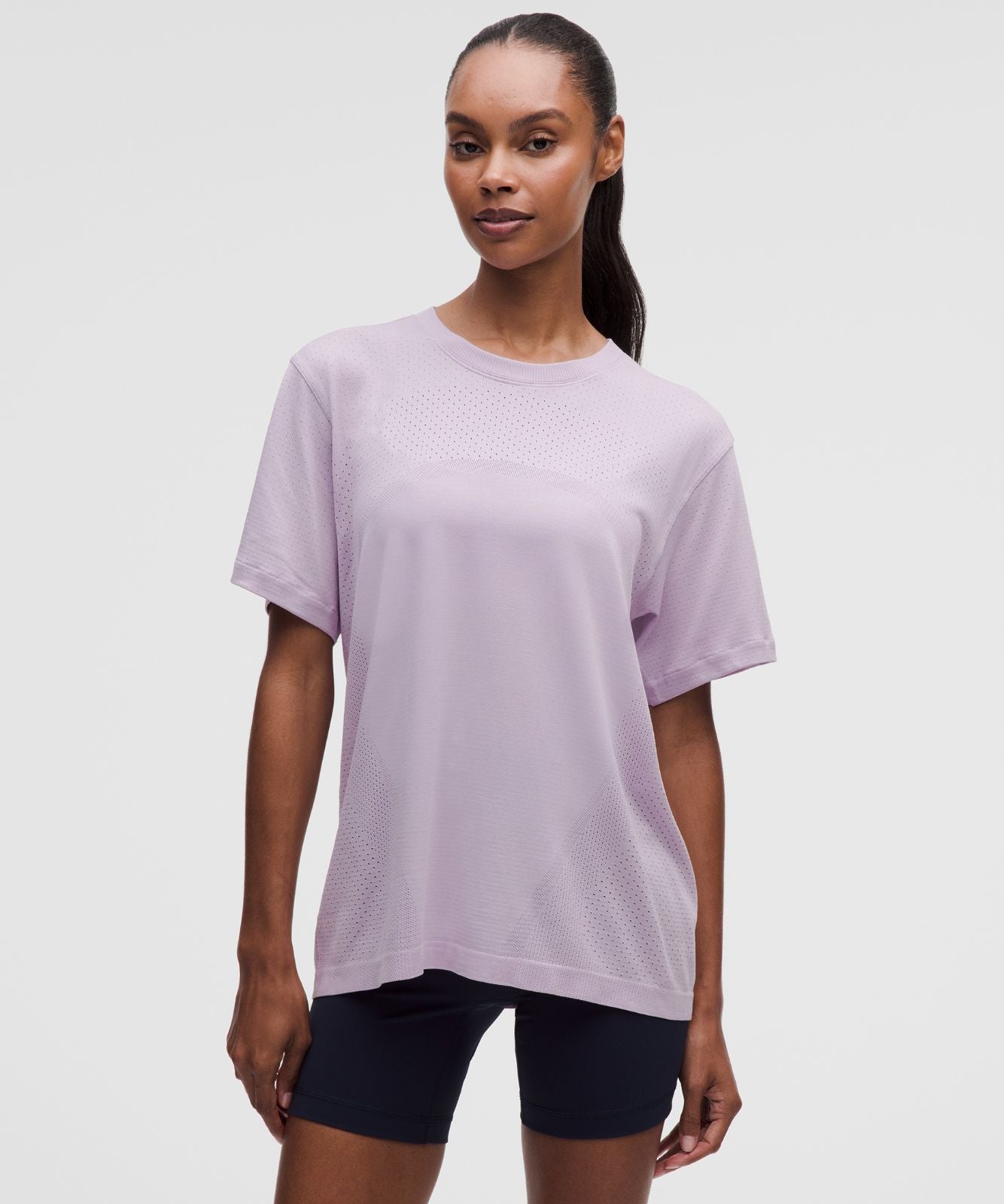 Swiftly Relaxed Short-Sleeve Shirt Hip Length *Logo Lilac Play
