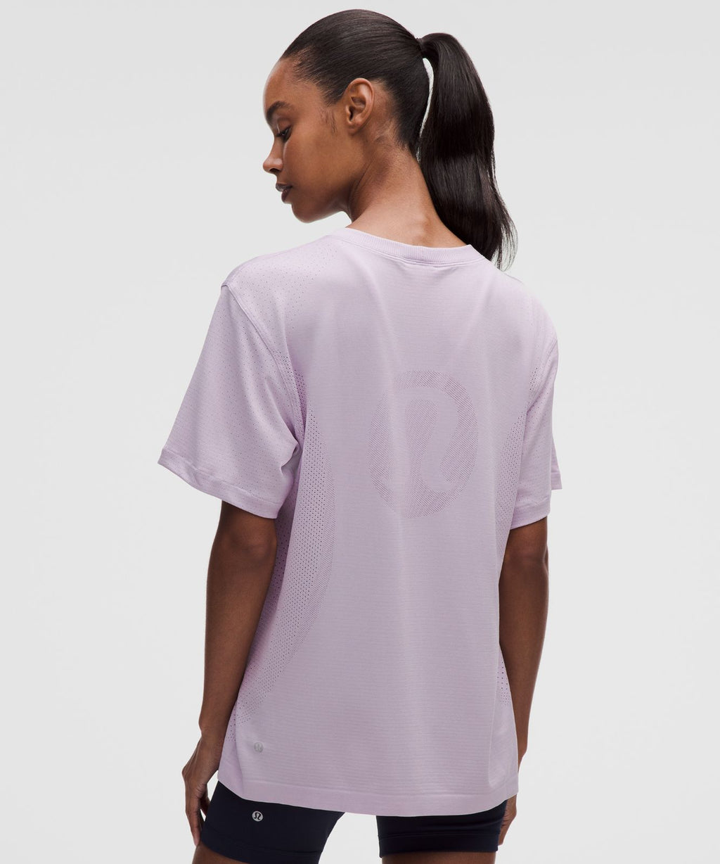 Swiftly Relaxed Short-Sleeve Shirt Hip Length *Logo Lilac Play