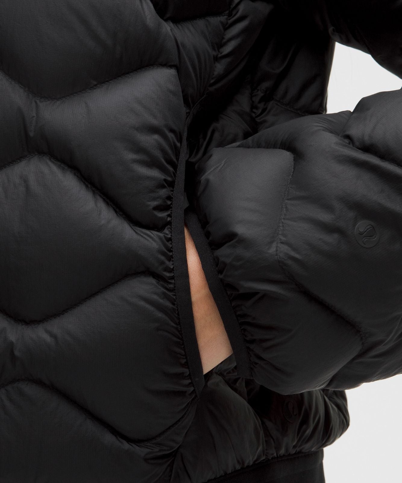 Featherweight 900-Down-Fill Quilted Jacket Black