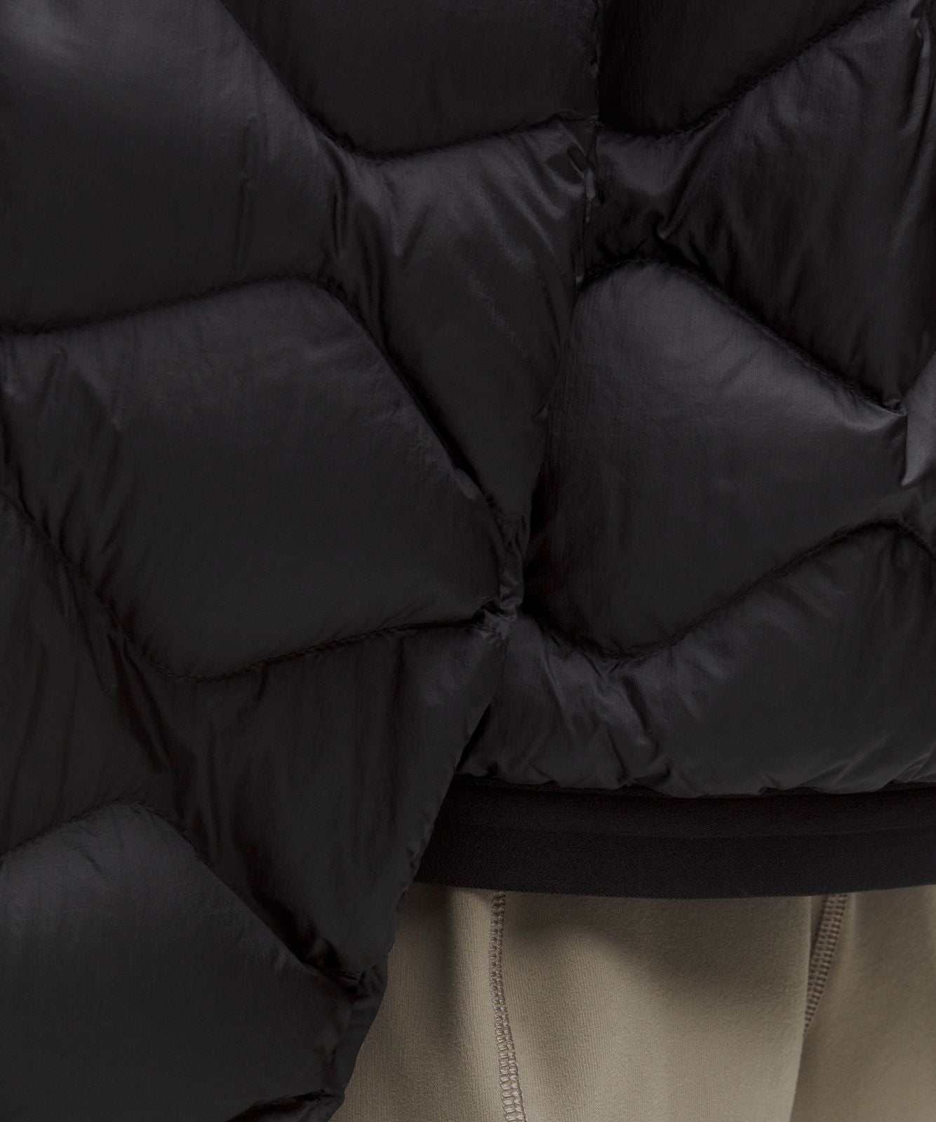 Featherweight 900-Down-Fill Quilted Jacket Black