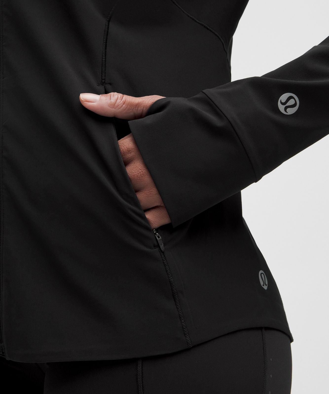 Mist Over Windbreaker Black