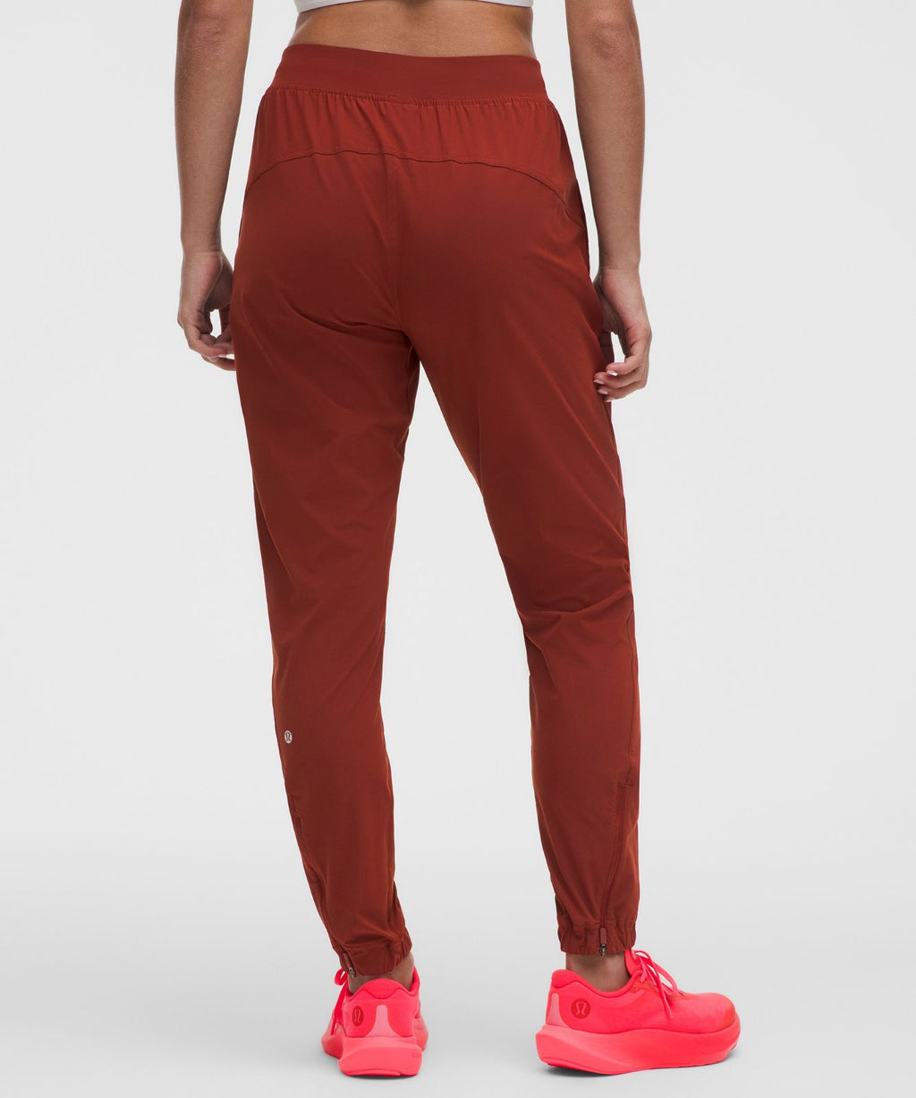 Adapted State High-Rise Jogger *Regular Cranberry Charm