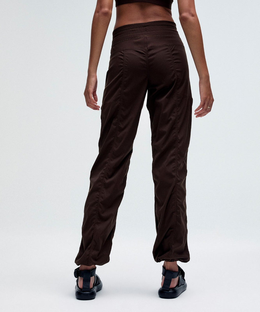 Dance Studio Mid-Rise Pant *Regular Espresso