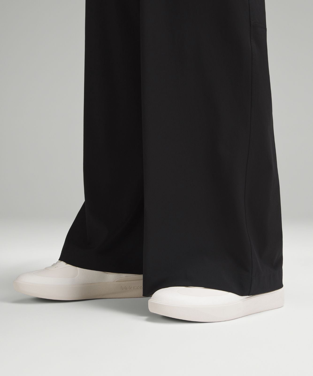 Swift Mid-Rise Wide-Leg Pant Black