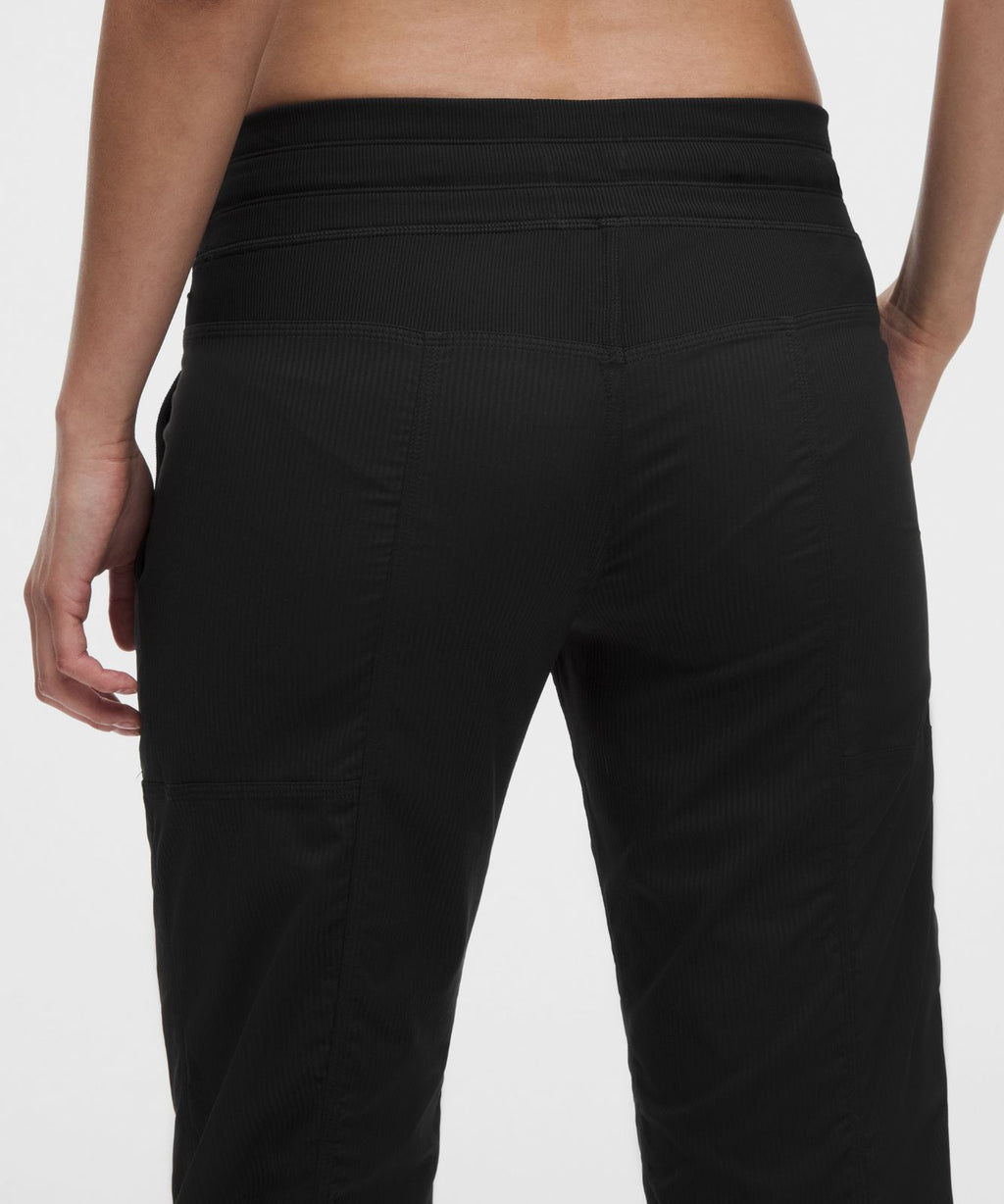 Dance Studio Mid-Rise Pant *Short Black