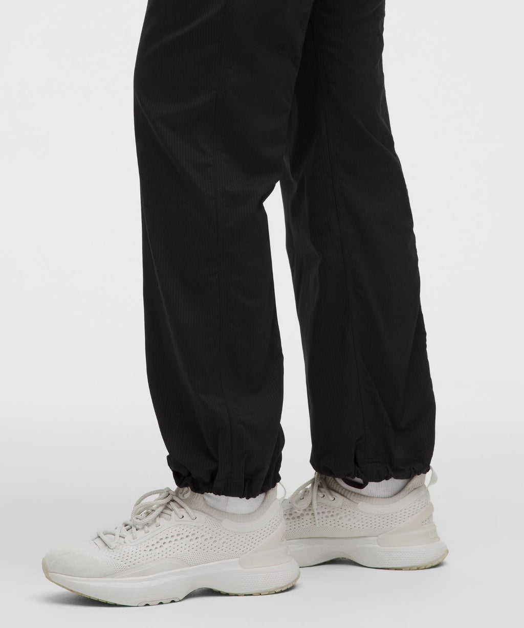 Dance Studio Mid-Rise Pant *Short Black