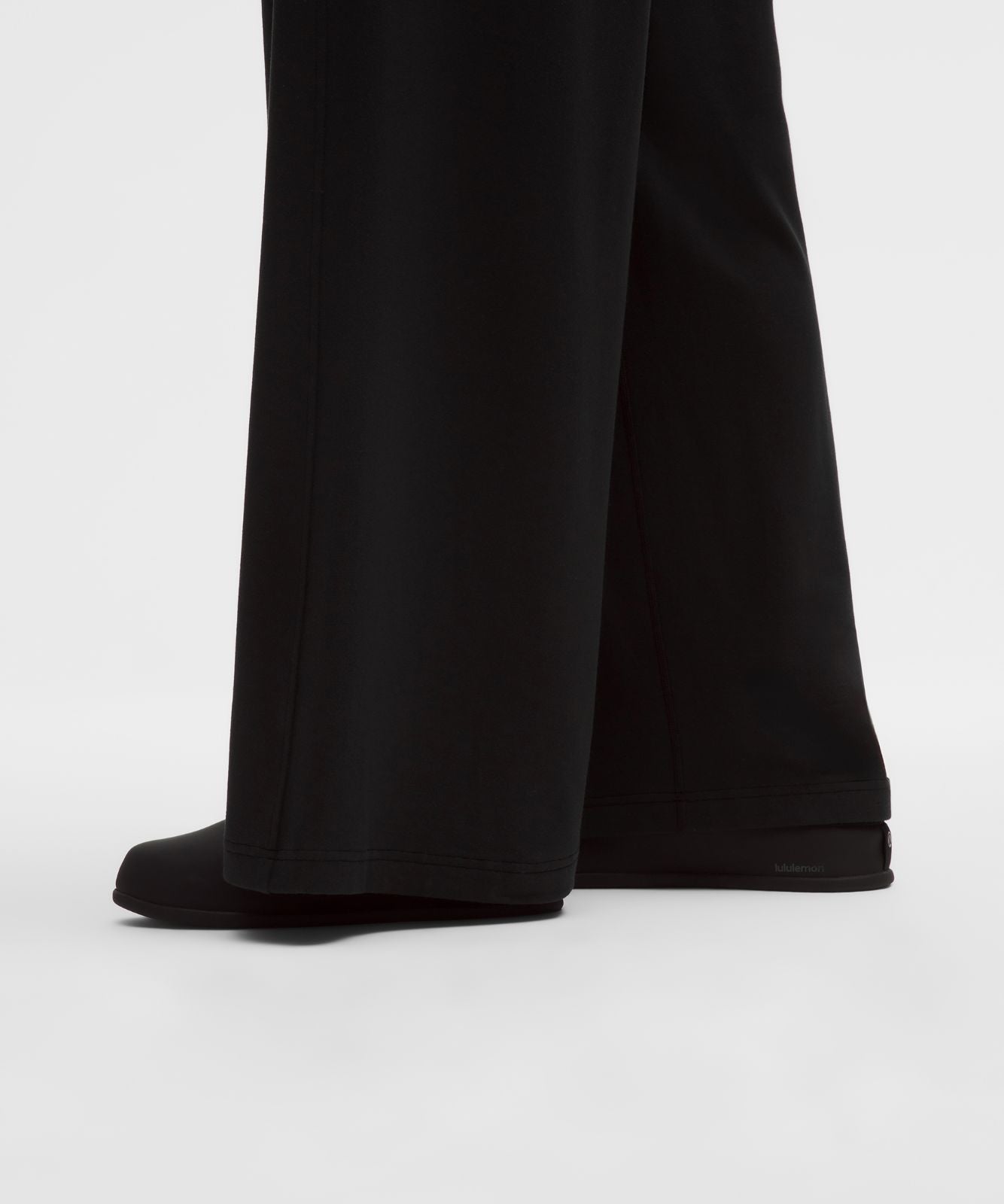 BeCalm Mid-Rise Wide-Leg Pant Black
