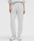 Scuba Mid-Rise Oversized Jogger *Short Heathered Core Ultra Light Grey