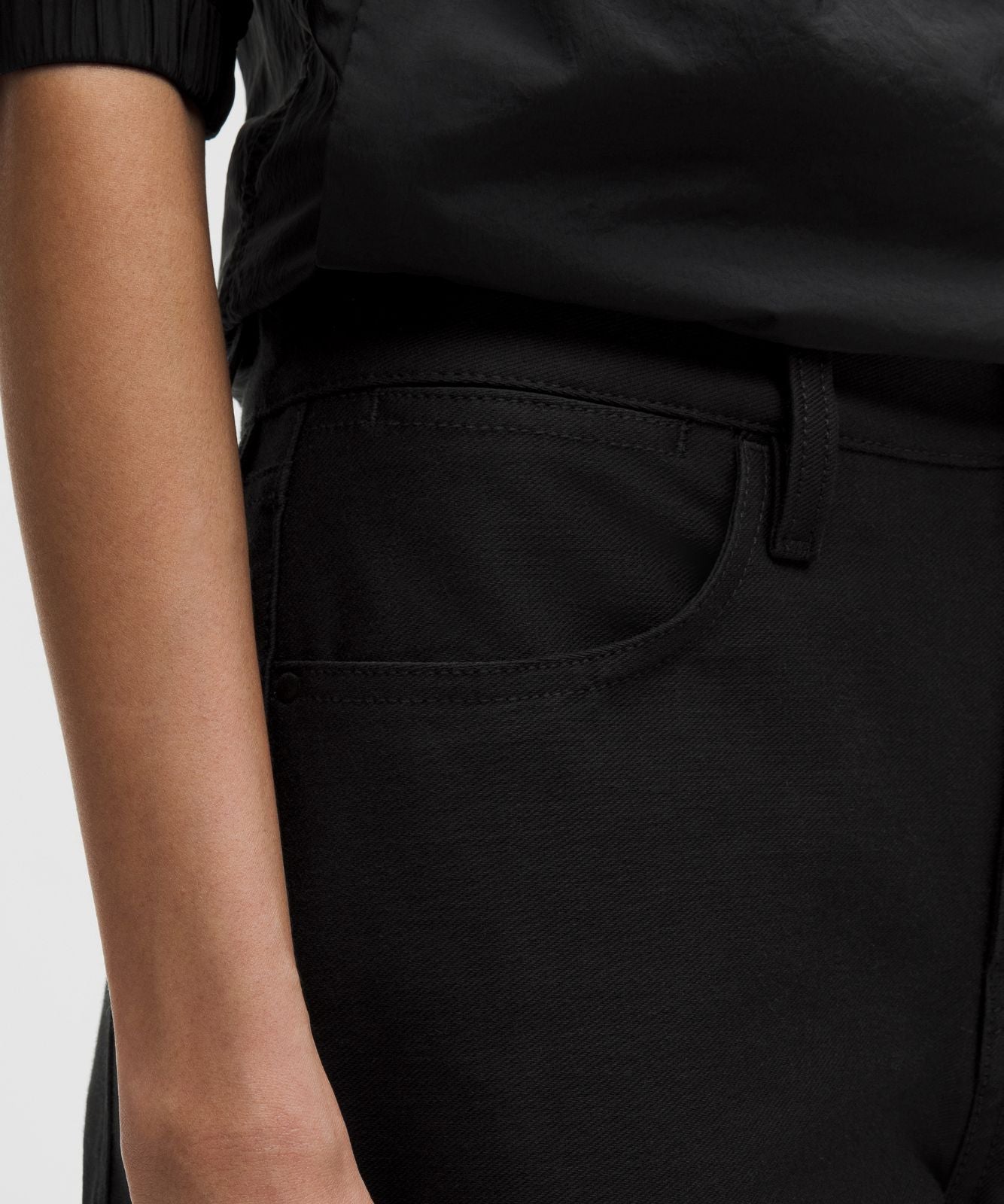 EasyFive Low-Rise Classic Wide-Leg Pant *Regular Black