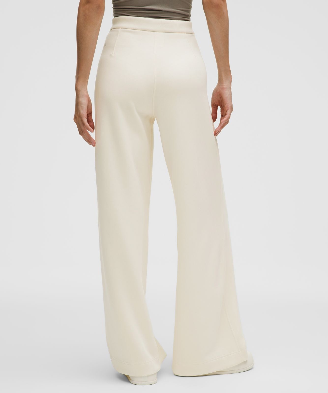 Brushed Softstreme Pintuck High-Rise Wide-Leg Pant *Regular Light Ivory