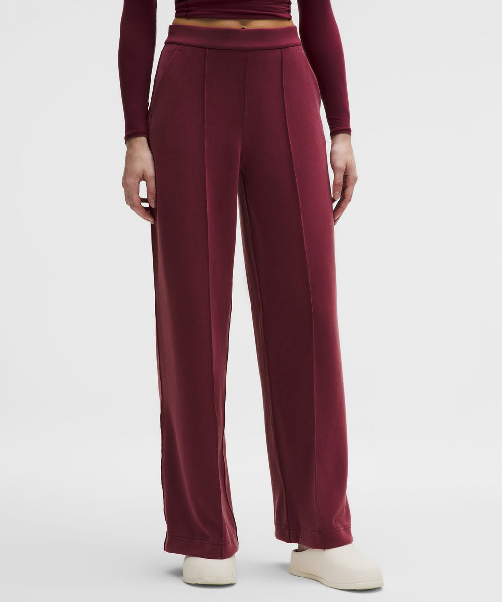 Brushed Softstreme Pintuck High-Rise Wide-Leg Pant *Regular Burgundy Bay
