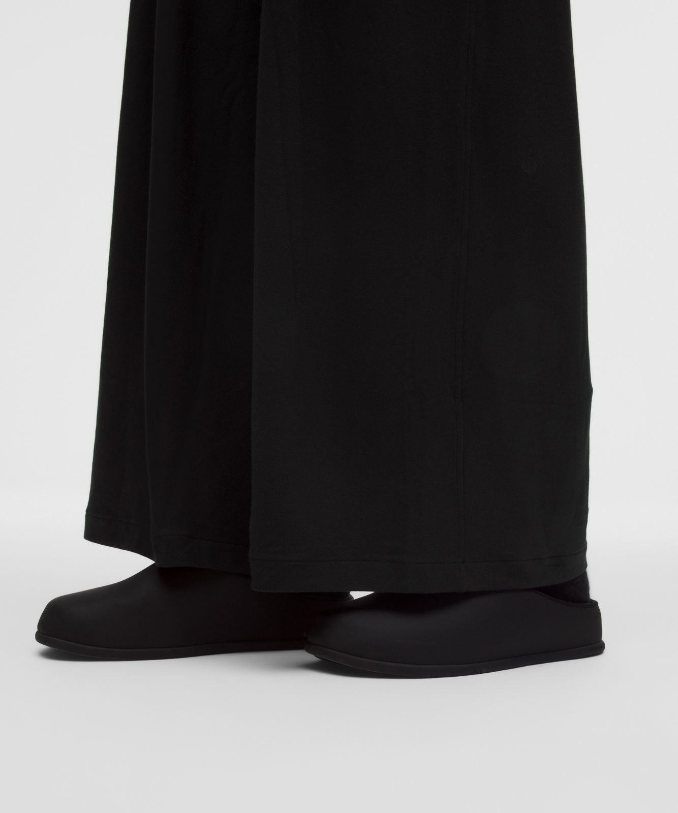 BeCalm High-Rise Pleated Extra-Wide Leg Pant Black