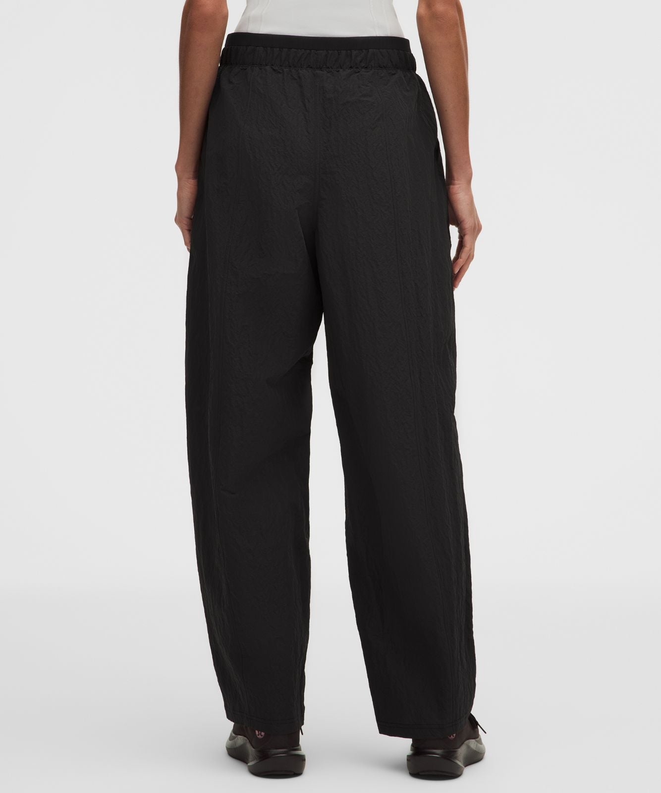 Crinkle Nylon Mid-Rise Barrel-Leg Pant Black