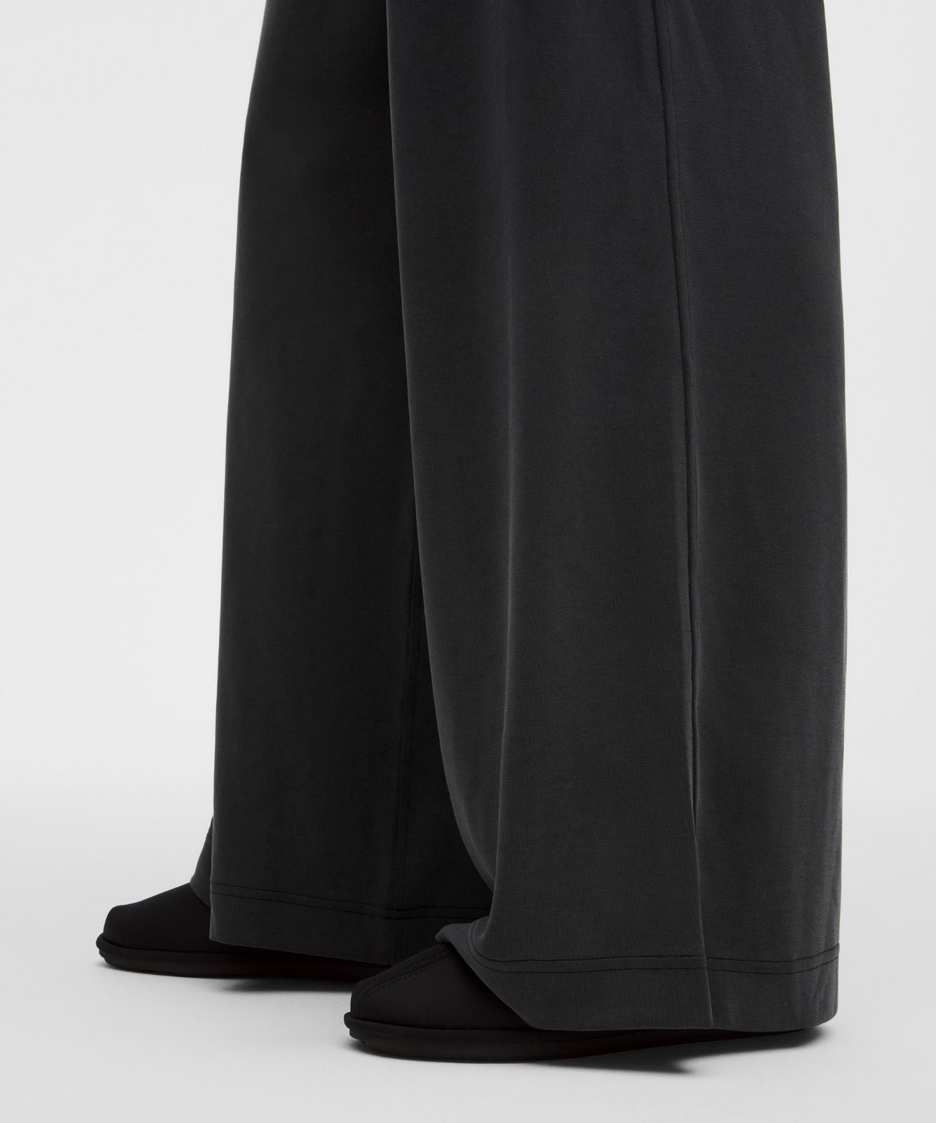 Lightweight Softstreme Mid-Rise Pant *Regular Black
