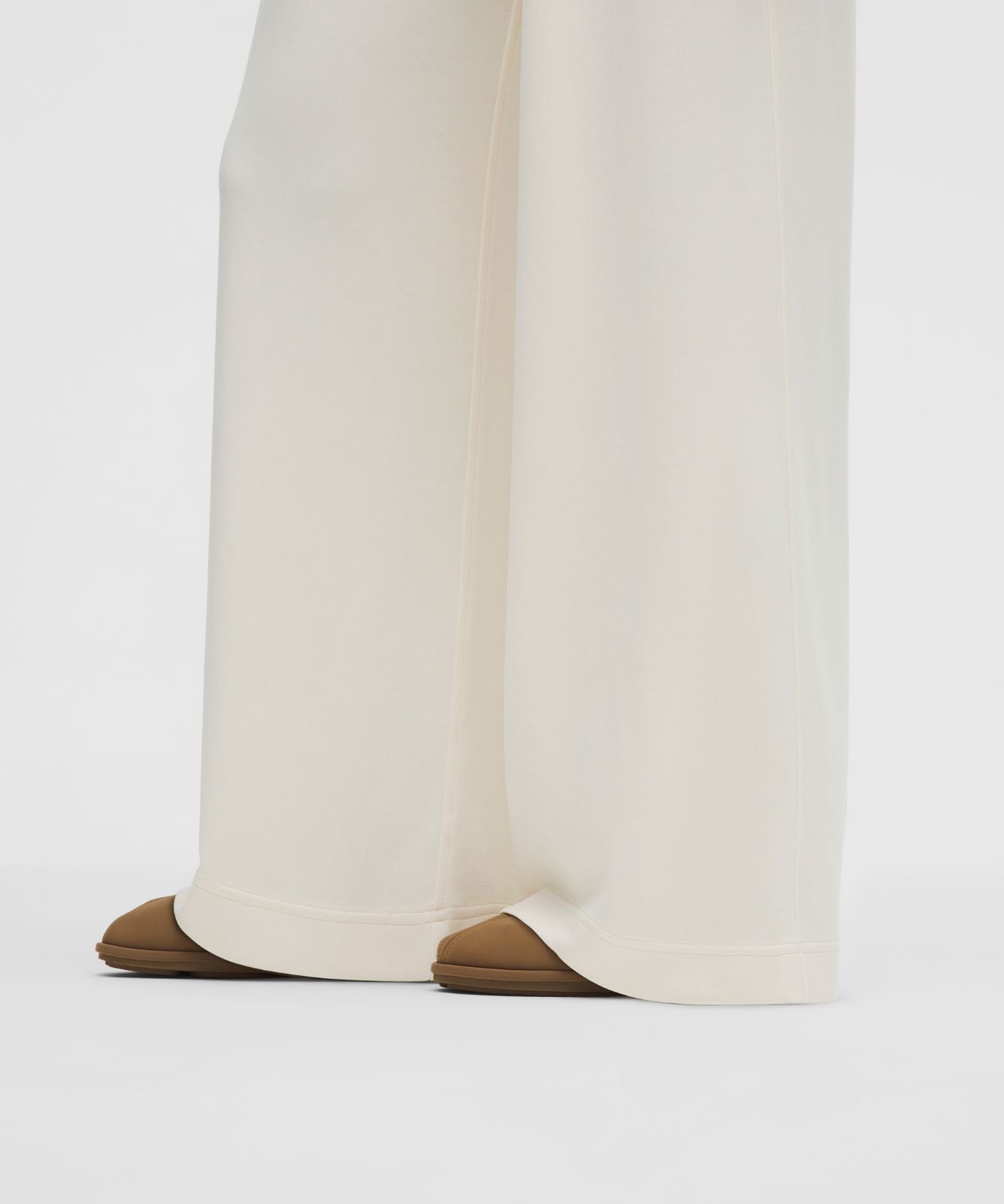 Lightweight Softstreme Mid-Rise Pant *Regular Coconut Ivory