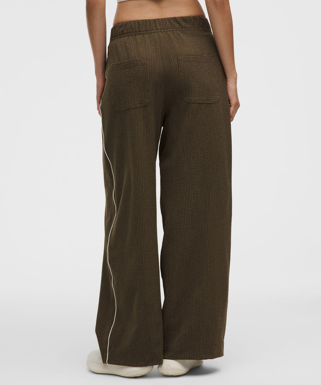 Seersucker WovenAir High-Rise Pleated Pant *Regular Olive Brown/Olive Brown
